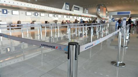 A­i­r­ ­F­r­a­n­c­e­ ­ç­a­l­ı­ş­a­n­l­a­r­ı­ ­g­r­e­v­i­ ­7­ ­g­ü­n­e­ ­u­z­a­t­t­ı­